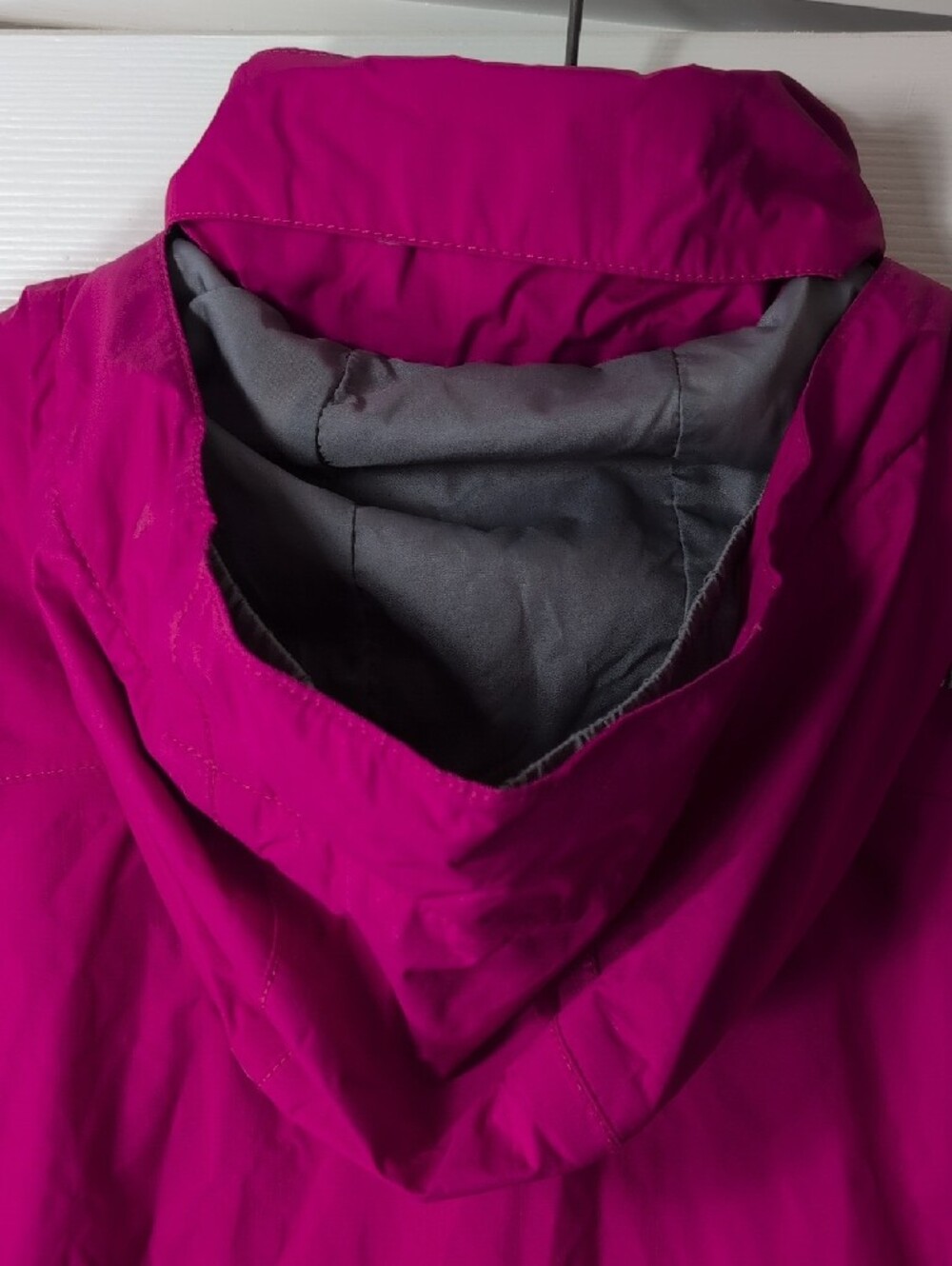 The North Face Girl's Hooded Rain Jacket - Picture 7 of 14